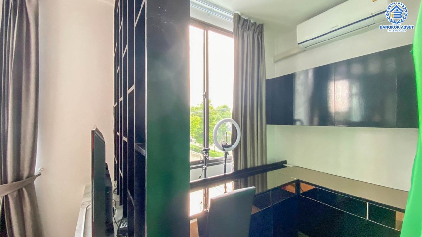 *****ทาวน์เฮ้าส์มือสองย่านนนทบุรี ม.พลีโน่ ราชพฤกษ์-รัตนาธิเบศร์ หลังมุม! บนเนื้อที่ 24.1 ตร.ว. ฟังก์ชัน 3 ห้องนอน 2 ห้องน้ำ 2 ที่จอดรถ แถมฟรี! 3 เครื่องปรับอากาศ 1 เครื่องทำน้ำอุ่น สภาพดีเหมาะแก่การเข้าอยู่ เฟอร์นิเจอร์บิวท์อินพร้อม ใกล้รถไฟฟ้าสายสีม่วง "สถานีบางพลู" และทางด่วน "ศรีรัช-วงแหวนรอบนอก"